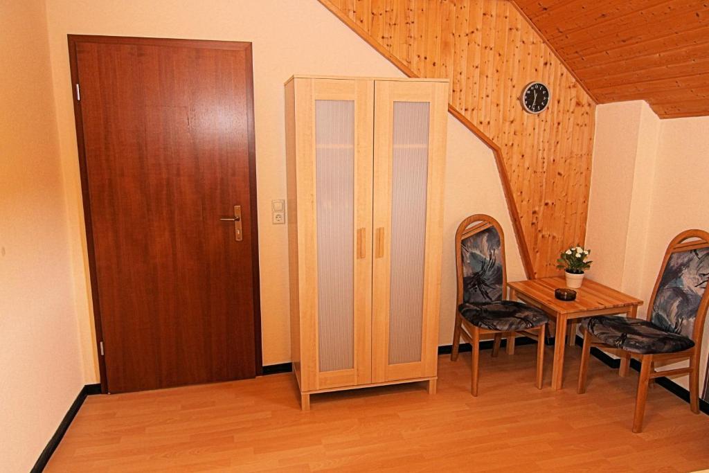 Hotel Zur Dorfschaenke Klotten Pokoj fotografie