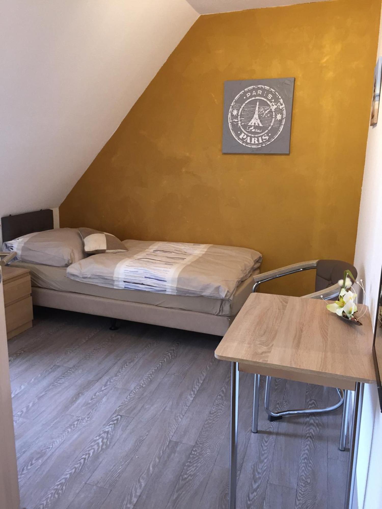 Hotel Zur Dorfschaenke Klotten Pokoj fotografie