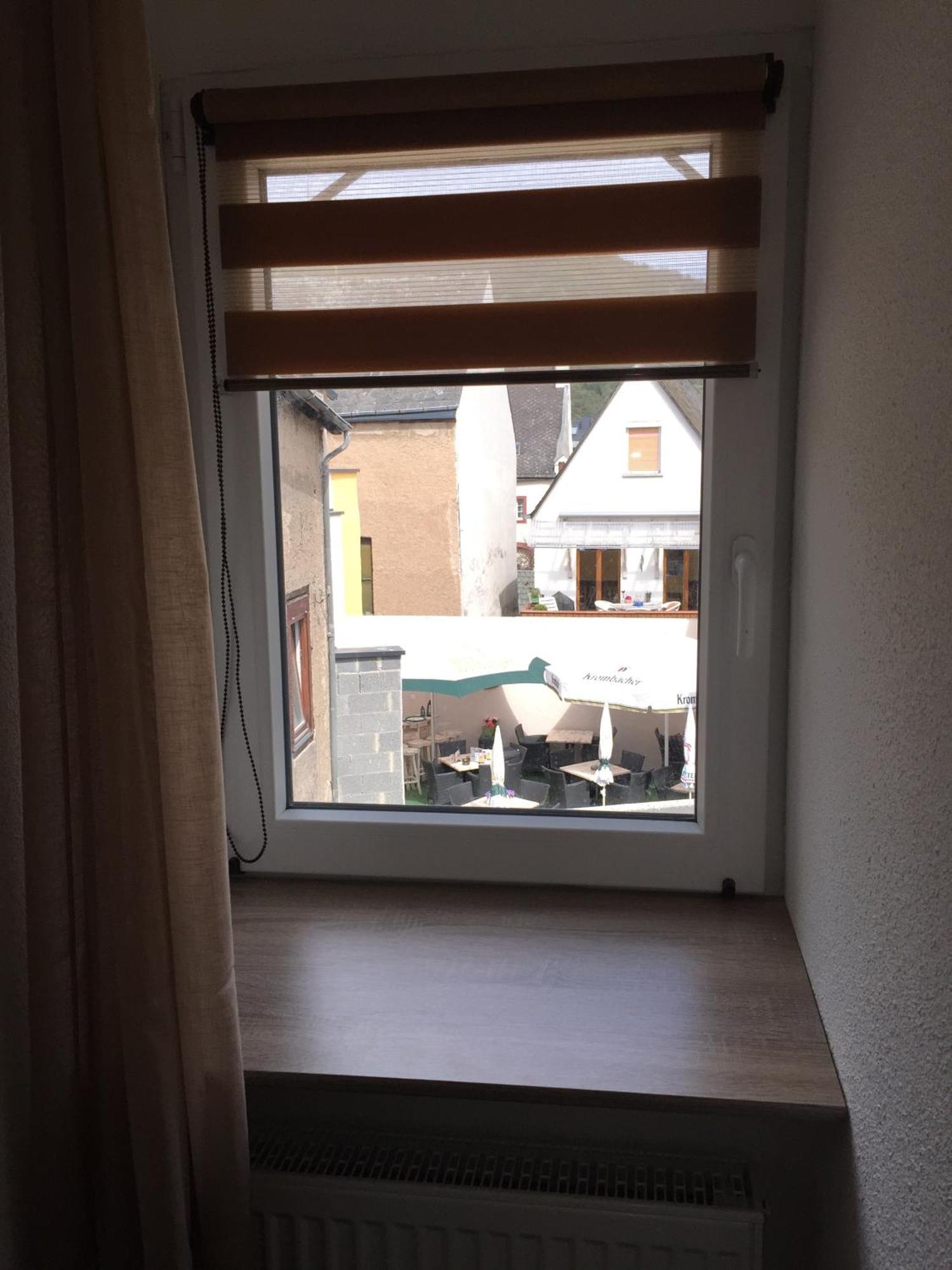 Hotel Zur Dorfschaenke Klotten Pokoj fotografie
