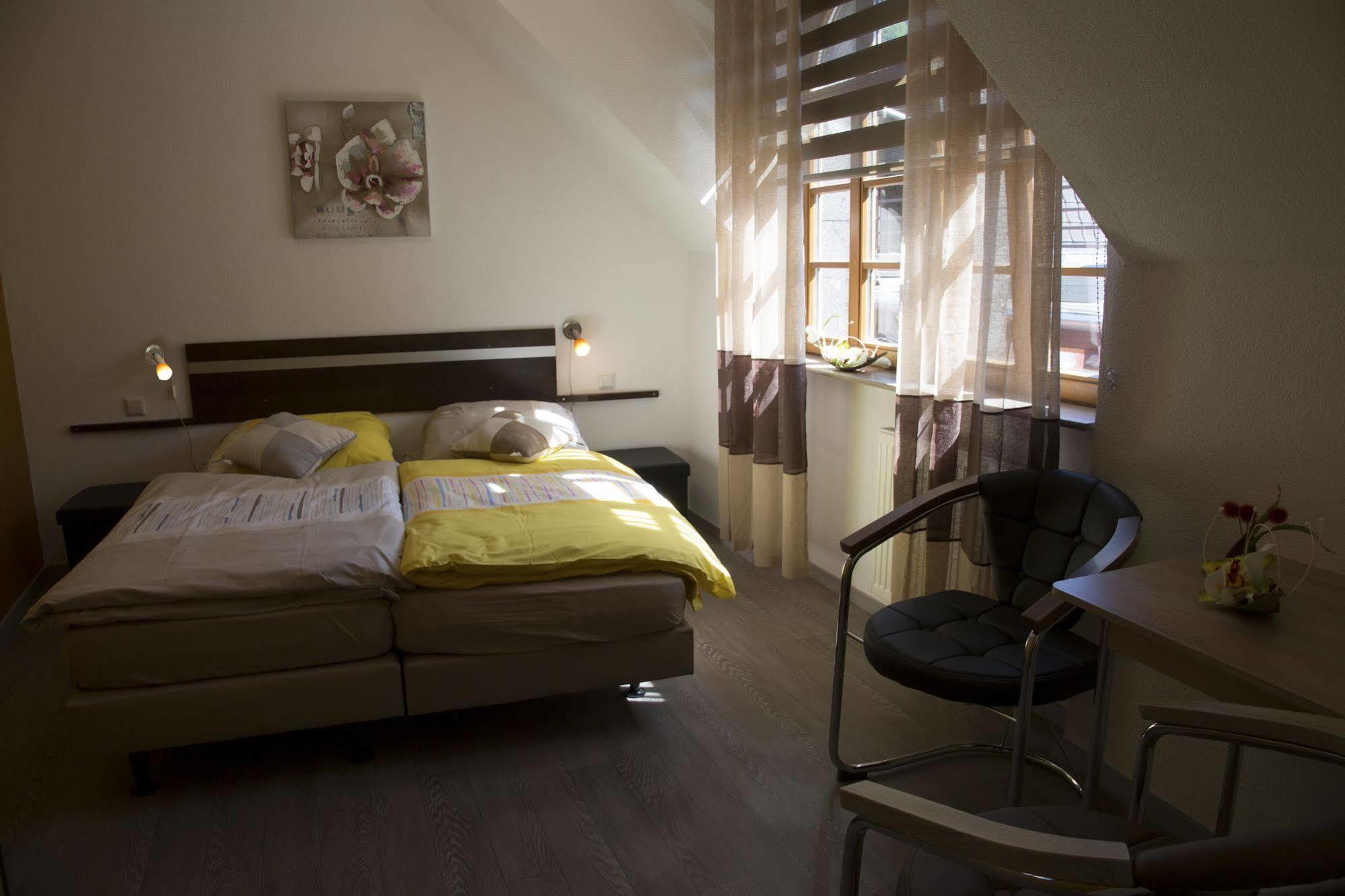 Hotel Zur Dorfschaenke Klotten Exteriér fotografie