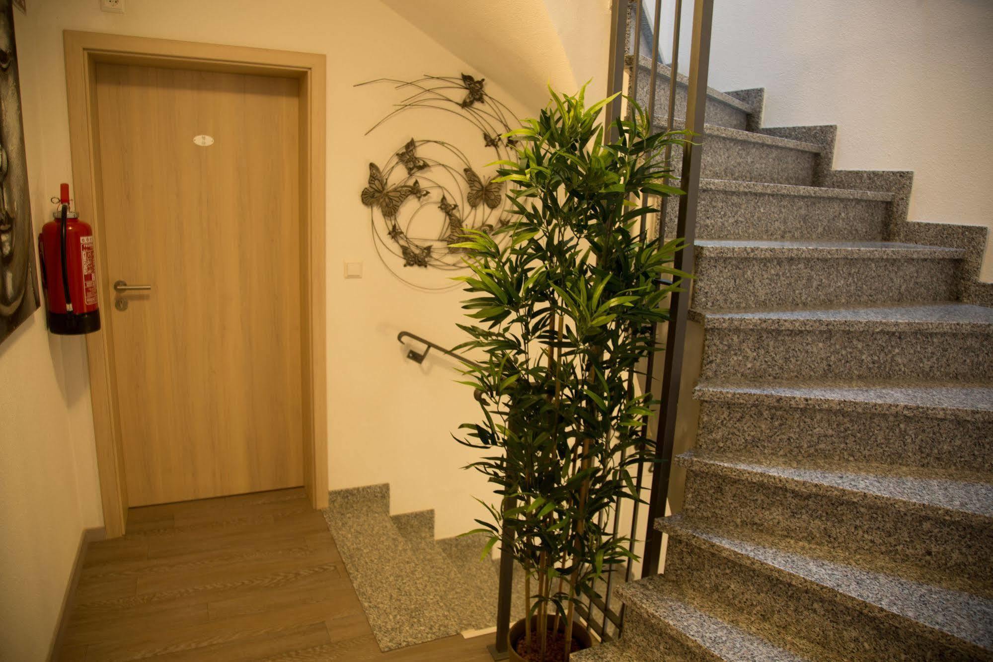 Hotel Zur Dorfschaenke Klotten Exteriér fotografie